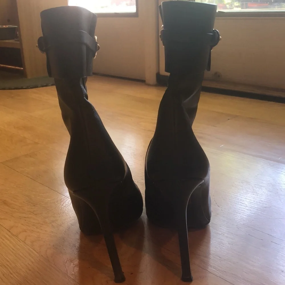 Gucci Black, Gold Buckle & Zipper Booties, Size 38 w/ Heel, Excellent Condition - Picture 3 of 11
